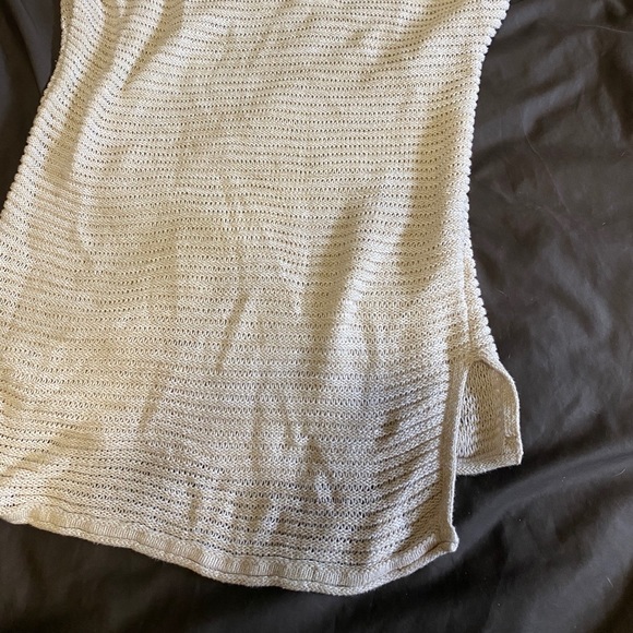 Old Navy Sleeveless Sweater - Picture 3 of 3